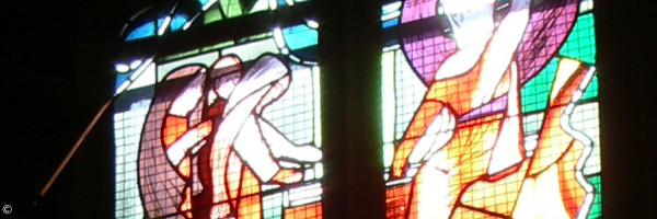 Auferstehung Glasfenster St Michael